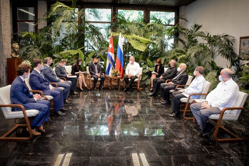 Recibió Díaz-Canel a Vicepresidente del Gobierno de la Federación de Rusia. 01042021