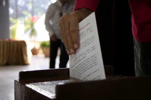 Delegados al 8vo.Congreso ejercieron su derecho al voto para elegir a los miembros del Comité Central