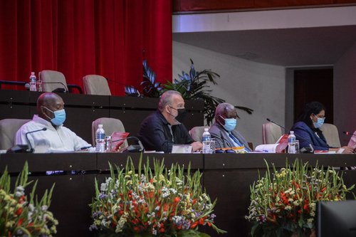 Economía para el desarrollo sostenible y la defensa de Cuba