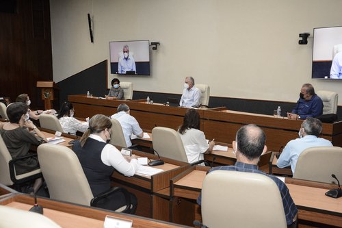 Se afianzan diálogos entre Gobierno y Ciencia; esta  vez con el Ministerio de Comunicaciones.
