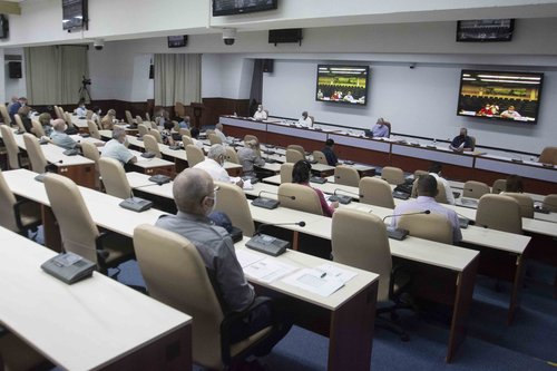 Cuba seguirá fundando