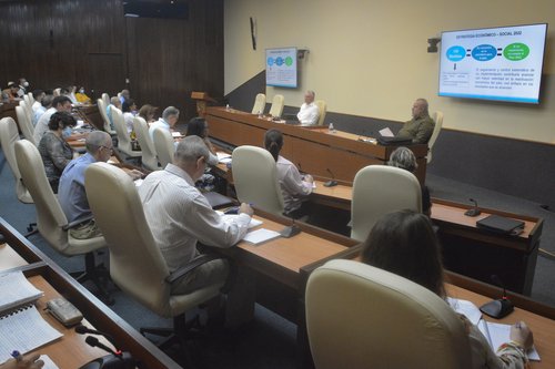 Evalúa dirección del país implementación del Sistema de Gestión de Gobierno basado en Ciencia e Innovación en el Ministerio de Economía y Planificación.  Foto: Estudios Revolución