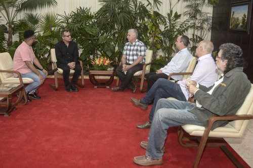 Encuentro del presidente Díaz-Canel con Vijay Prashad y Manolo de los Santos, miembros del Instituto Tricontinental de Investigación Social.