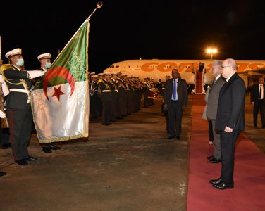 Llegada del Presidente Díaz-Canel a Argelia
