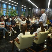 El Che permanece entre los jóvenes: vivo, como no lo quería el enemigo