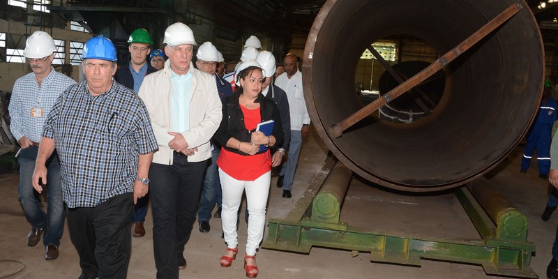 Encuentro con dirigentes sindicales y recorrido por Empresa Metal-Mecánica VARONA