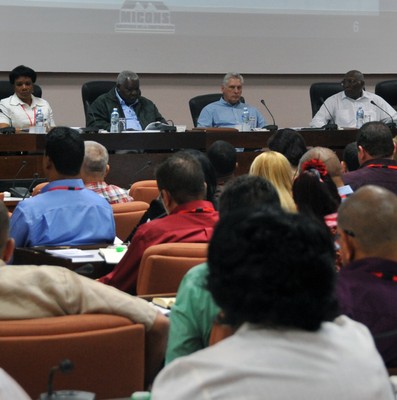 Reunión con los presidentes de las asambleas provinciales y municipales del Poder Popular