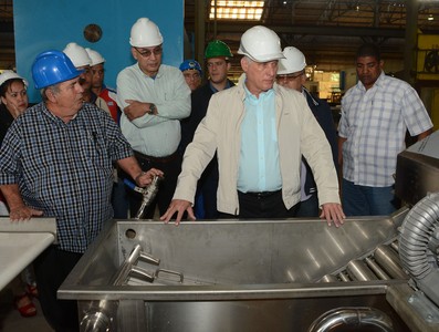 Encuentro con dirigentes sindicales y recorrido por Empresa Metal-Mecánica VARONA