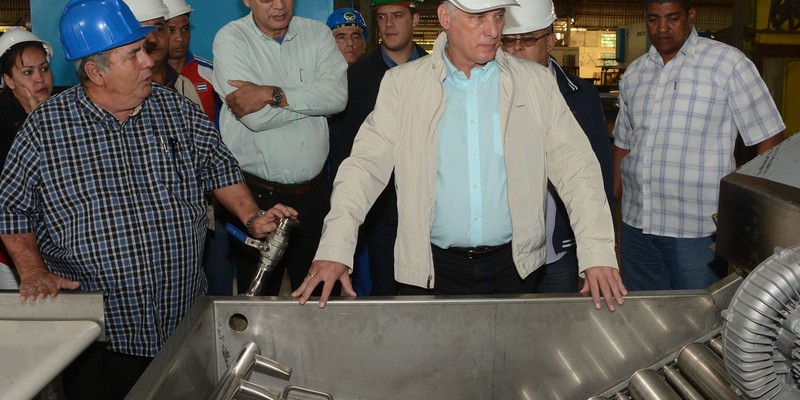 Encuentro con dirigentes sindicales y recorrido por Empresa Metal-Mecánica VARONA