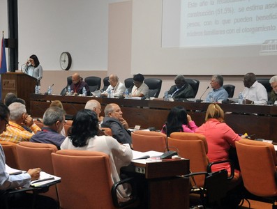 Reunión con los presidentes de las asambleas provinciales y municipales del Poder Popular
