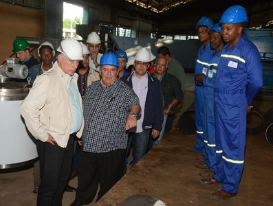 Encuentro con dirigentes sindicales y recorrido por Empresa Metal-Mecánica VARONA