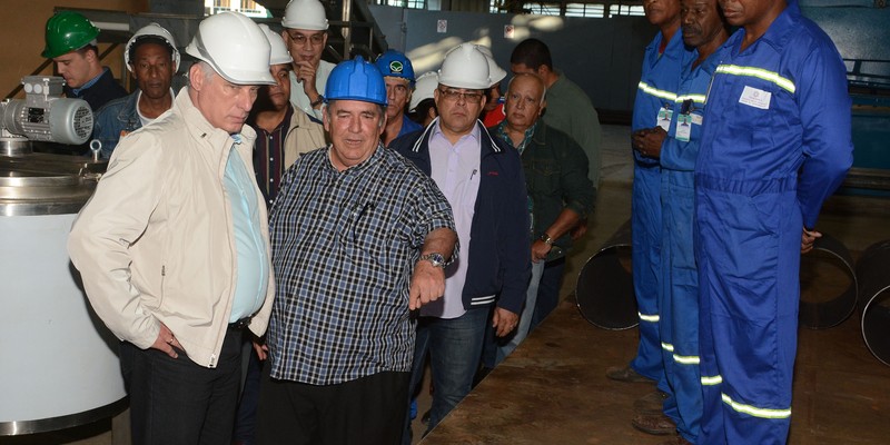 Encuentro con dirigentes sindicales y recorrido por Empresa Metal-Mecánica VARONA