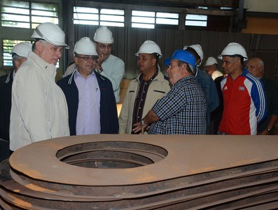 Encuentro con dirigentes sindicales y recorrido por Empresa Metal-Mecánica VARONA