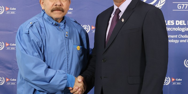Saludo oficial