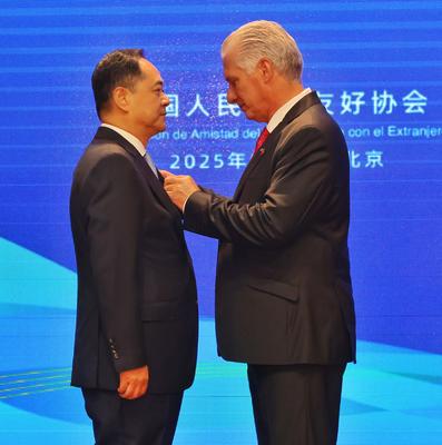Presidente Diaz-Canel en China