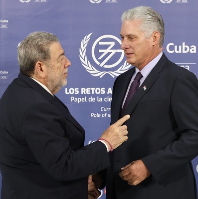 Saludo oficial