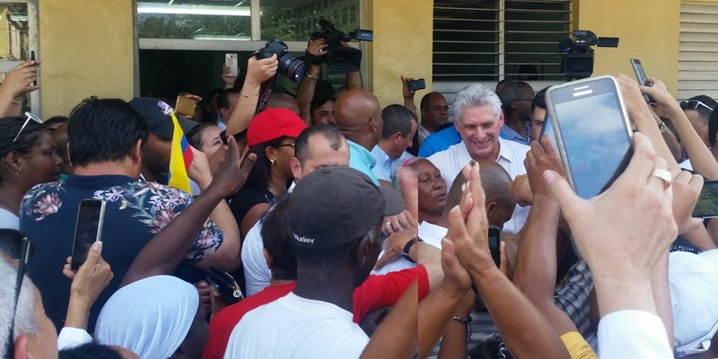 Presidente Díaz-Canel ejerce su derecho al voto en Referendo Constitucional