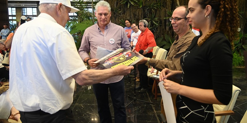 1ro de Mayo - Encuentro con activistas  norteamericanos