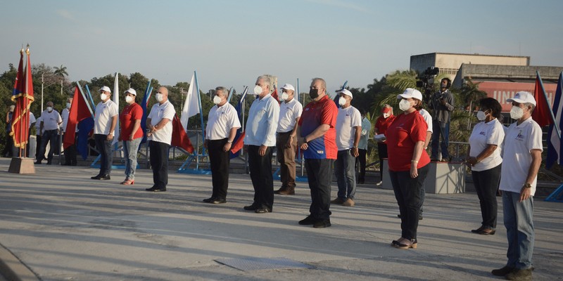 Mensaje de felicitación de Ulises Guilarte de Nacimiento a los trabajadores cubanos