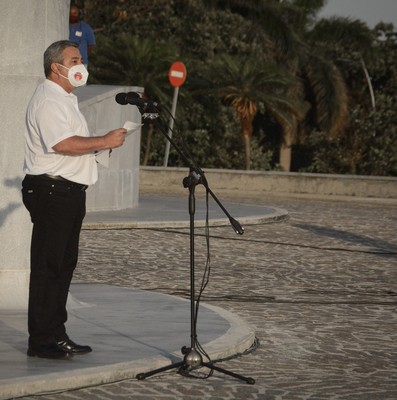 Mensaje de felicitación de Ulises Guilarte de Nacimiento a los trabajadores cubanos