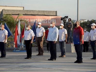 Mensaje de felicitación de Ulises Guilarte de Nacimiento a los trabajadores cubanos
