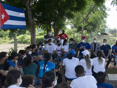 Trabajo Voluntario por el Día de la Rebeldía Nacional