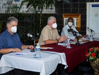 Encuentro del Presidente y Primer Secretario del partido Comunista de Cuba Miguel Díaz-Canel, con especialistas y estudiantes de ciencias económicas en la sede de la ANEC.