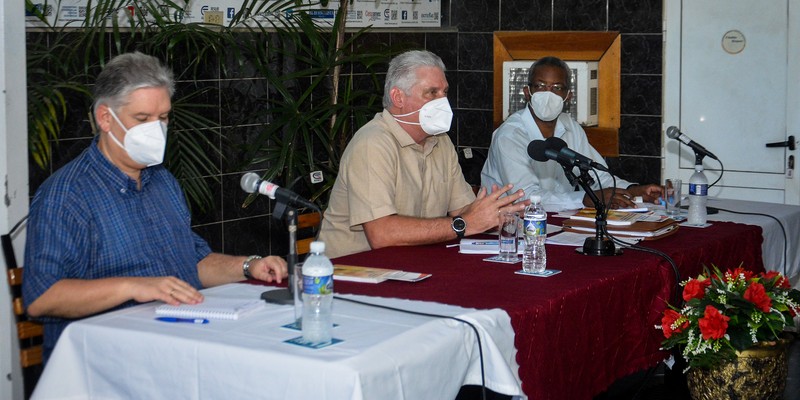 Encuentro del Presidente y Primer Secretario del partido Comunista de Cuba Miguel Díaz-Canel, con especialistas y estudiantes de ciencias económicas en la sede de la ANEC.