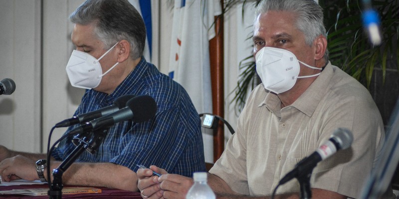 Encuentro del Presidente y Primer Secretario del partido Comunista de Cuba Miguel Díaz-Canel, con especialistas y estudiantes de ciencias económicas en la sede de la ANEC.