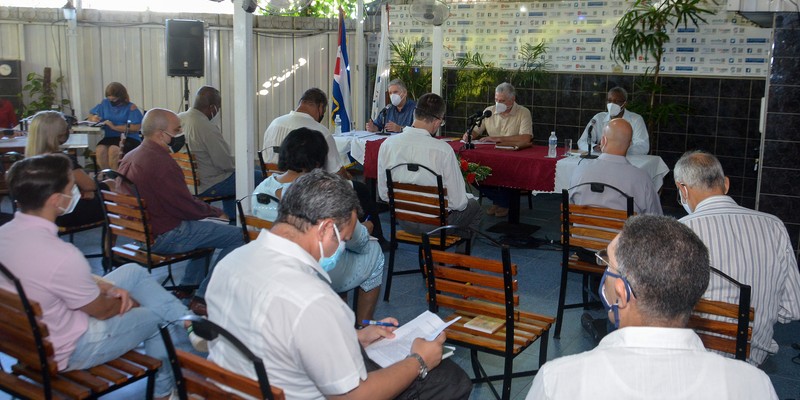 Encuentro del Presidente y Primer Secretario del partido Comunista de Cuba Miguel Díaz-Canel, con especialistas y estudiantes de ciencias económicas en la sede de la ANEC.