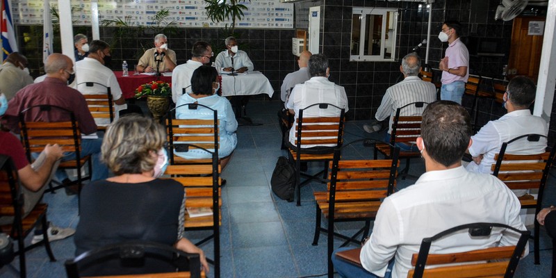 Encuentro del Presidente y Primer Secretario del partido Comunista de Cuba Miguel Díaz-Canel, con especialistas y estudiantes de ciencias económicas en la sede de la ANEC.