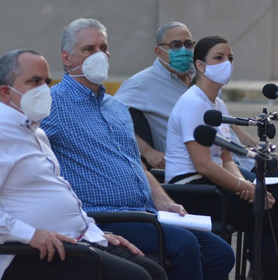 Intercambia el Presidente Díaz-Canel con jóvenes de diversos sectores de la economía y la sociedad en la Universidad de la Habana. Fotos: Estudios Revolución