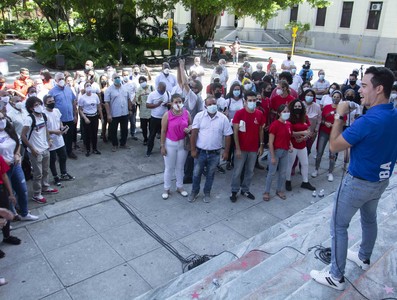 Intercambia el Presidente Díaz-Canel con jóvenes de diversos sectores de la economía y la sociedad en la Universidad de la Habana. Fotos: Estudios Revolución