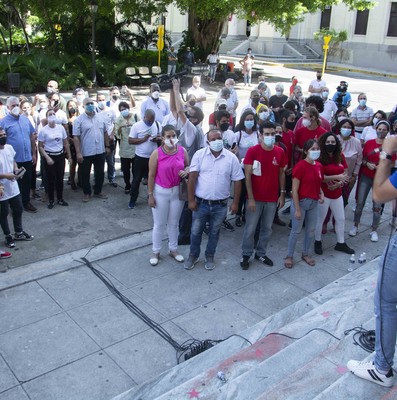 Intercambia el Presidente Díaz-Canel con jóvenes de diversos sectores de la economía y la sociedad en la Universidad de la Habana. Fotos: Estudios Revolución