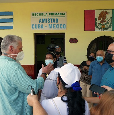 Recorrido de Díaz-Canel por la barriada del Fanguito. Fotos: Estudios Revolución