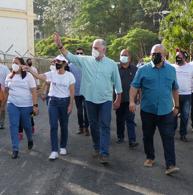 Recorrido de Díaz-Canel por la barriada del Fanguito. Fotos: Estudios Revolución