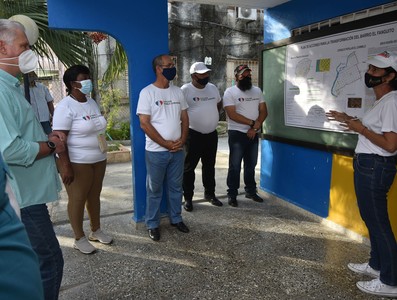 Recorrido de Díaz-Canel por la barriada del Fanguito. Fotos: Estudios Revolución
