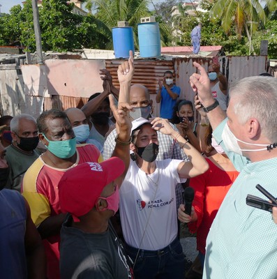 Recorrido de Díaz-Canel por la barriada del Fanguito. Fotos: Estudios Revolución