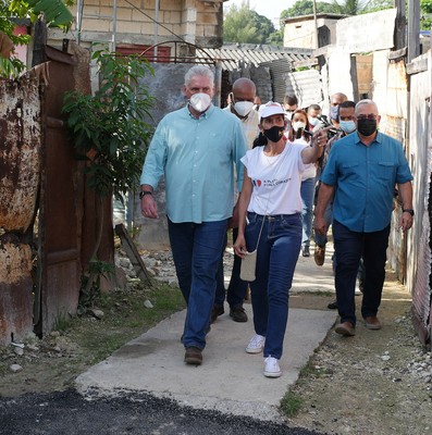 Recorrido de Díaz-Canel por la barriada del Fanguito. Fotos: Estudios Revolución