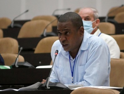 II Pleno del Comité Central del PCC (Primera Jornada)