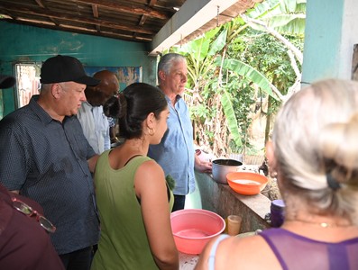Recorrido Presidente por zonas afectadas en Camagüey y Granma