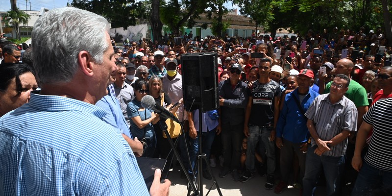 Recorrido Presidente por zonas afectadas en Camagüey y Granma