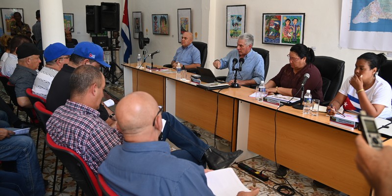 Recorrido Presidente por zonas afectadas en Camagüey y Granma