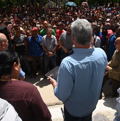 Recorrido Presidente por zonas afectadas en Camagüey y Granma