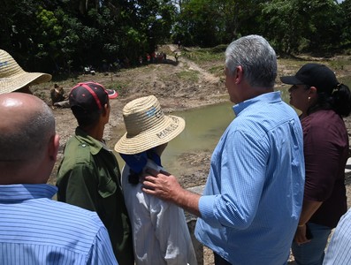 Recorrido Presidente por zonas afectadas en Camagüey y Granma
