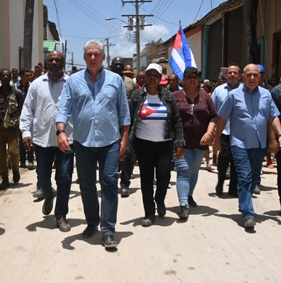 Recorrido Presidente por zonas afectadas en Camagüey y Granma