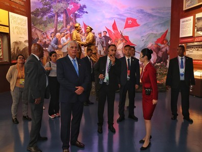 Presidente Diaz-Canel en China