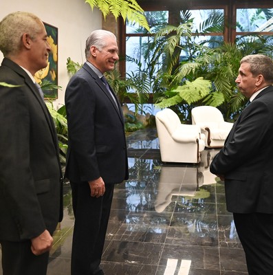Recibe Díaz-Canel cartas credenciales de embajadores de diez países