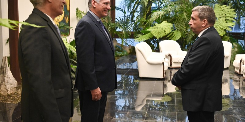 Recibe Díaz-Canel cartas credenciales de embajadores de diez países