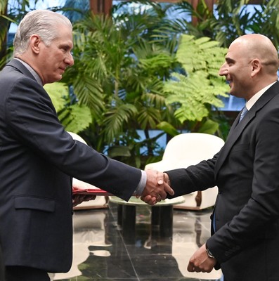 Recibe Díaz-Canel cartas credenciales de embajadores de diez países